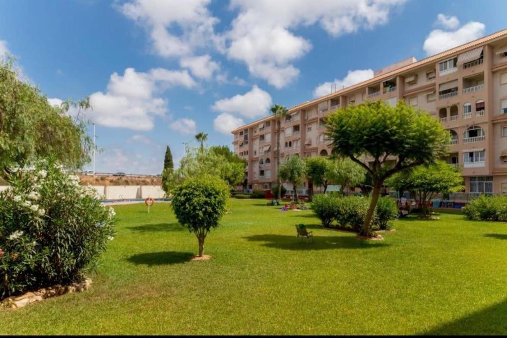 Casa Di Mateo With Garden View And Swimming Pool Apartment Torrevieja Ngoại thất bức ảnh